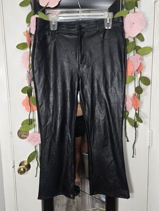 PAIGE Pants - PAIGE Stella Faux Leather Pants Sz 30 Cropped